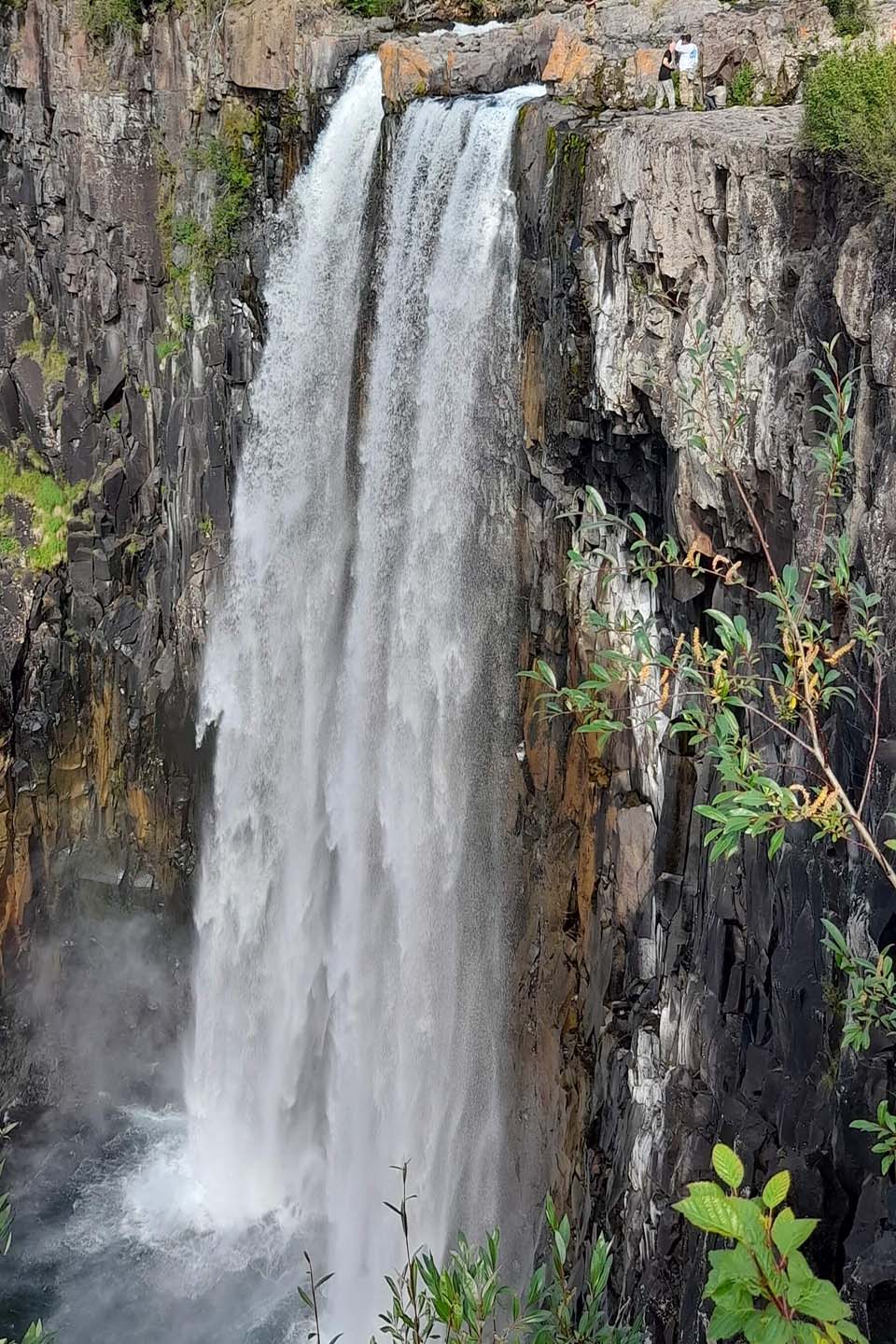 водопад 2 брата Плато Путорана